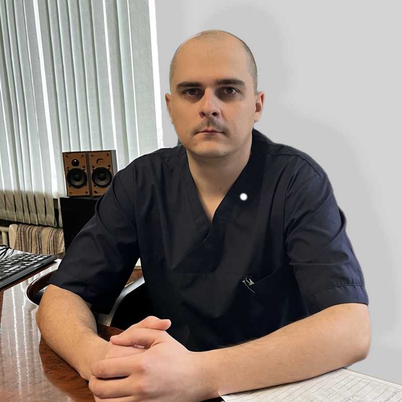 Лучко Олексій Юрійович – завідувач хірургічного відділення, лікар-хірург, пластичний хірург, комбустіолог