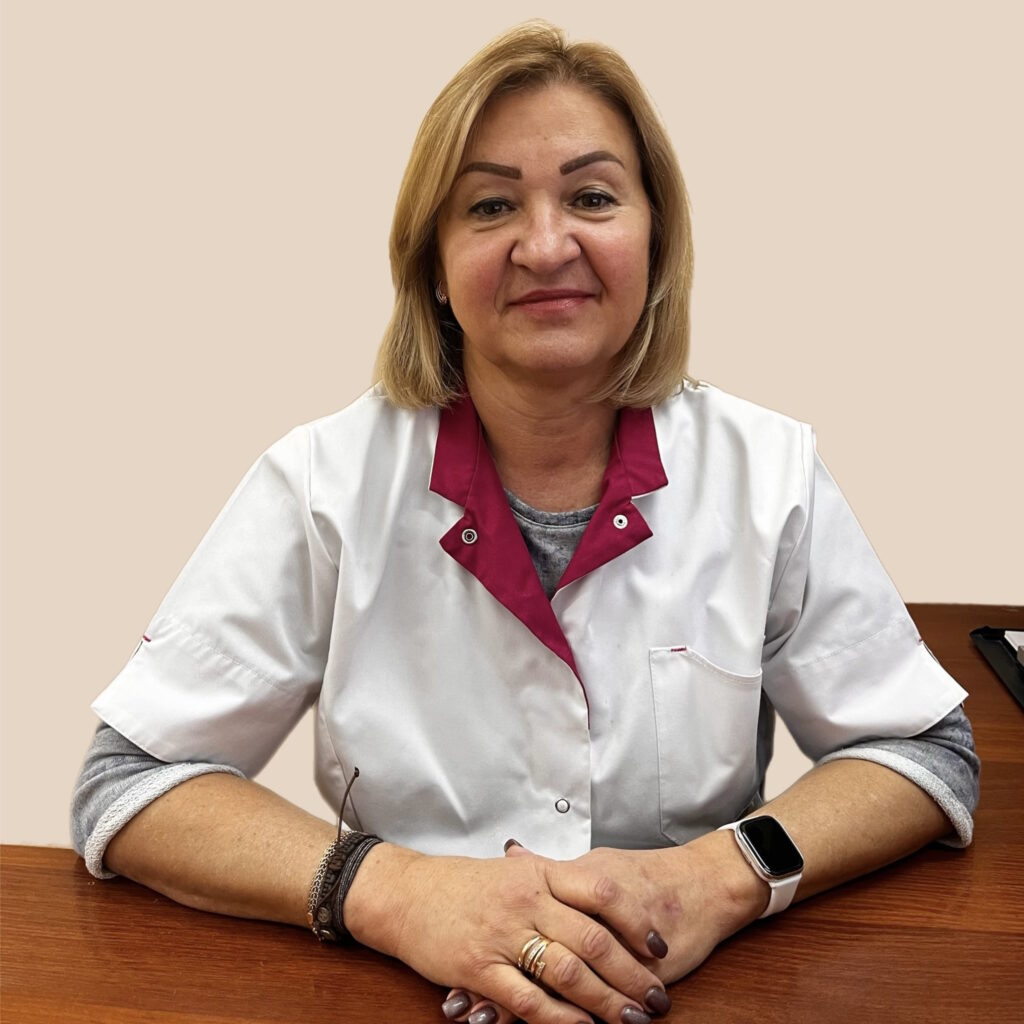 Струтинська Лариса Вікторівна – завідувач інфекційно-боксованого відділення, лікар-інфекціоніст