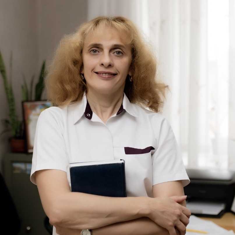 Дубровець Алла Миколаївна – завідувач клініко-діагностичною лабораторією, лікар-лаборант вищої категорії, біохімік